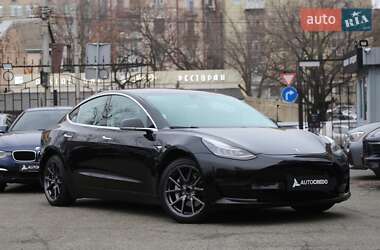 Седан Tesla Model 3 2018 в Києві