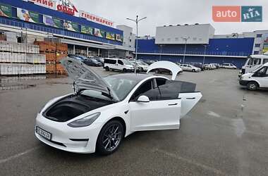 Седан Tesla Model 3 2021 в Дніпрі