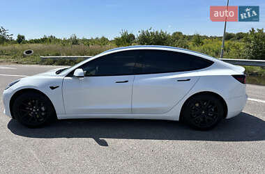 Седан Tesla Model 3 2021 в Львове