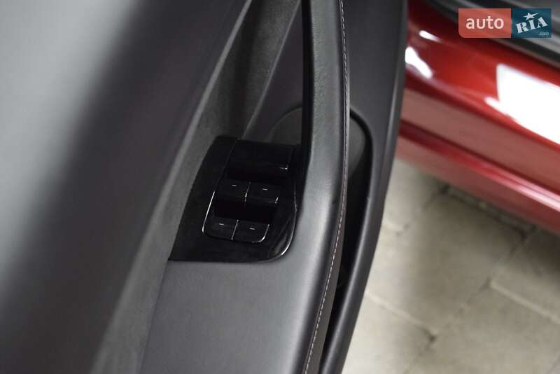 Седан Tesla Model 3 2019 в Ужгороді