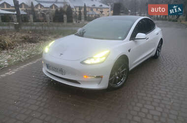 Седан Tesla Model 3 2021 в Львові