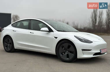 Седан Tesla Model 3 2023 в 