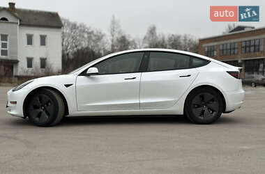 Седан Tesla Model 3 2023 в 