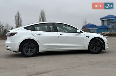 Седан Tesla Model 3 2023 в 