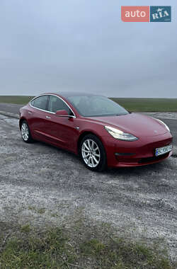 Седан Tesla Model 3 2019 в Радехові