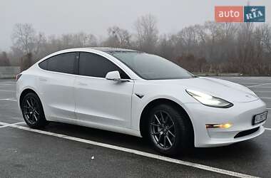 Седан Tesla Model 3 2019 в 