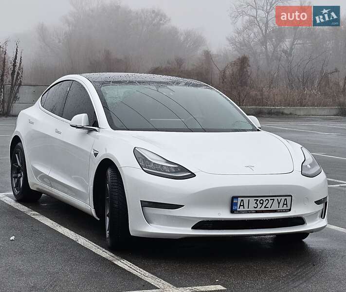 Седан Tesla Model 3 2019 в 