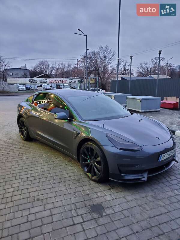 Седан Tesla Model 3 2020 в Дніпрі