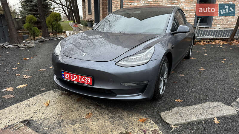 Седан Tesla Model 3 2018 в Луцьку