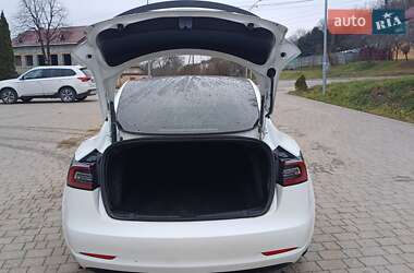 Седан Tesla Model 3 2023 в Николаеве