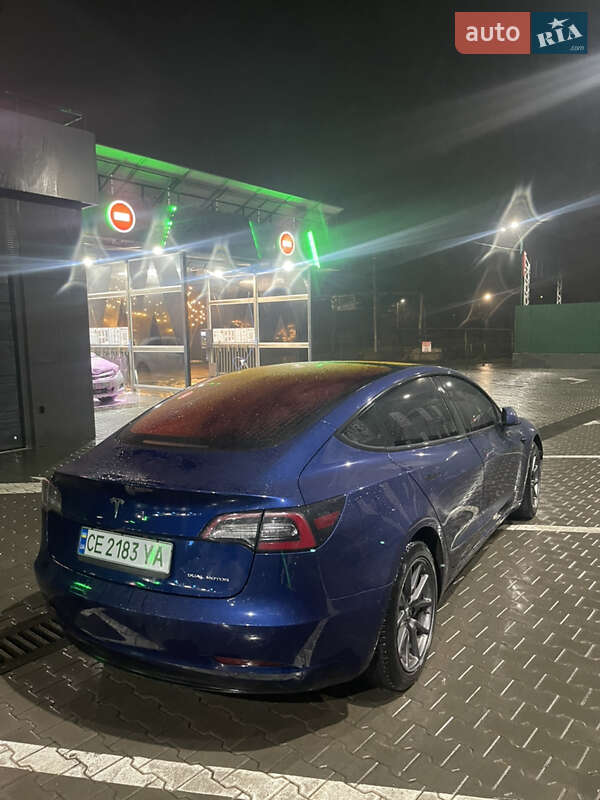 Седан Tesla Model 3 2018 в Черновцах