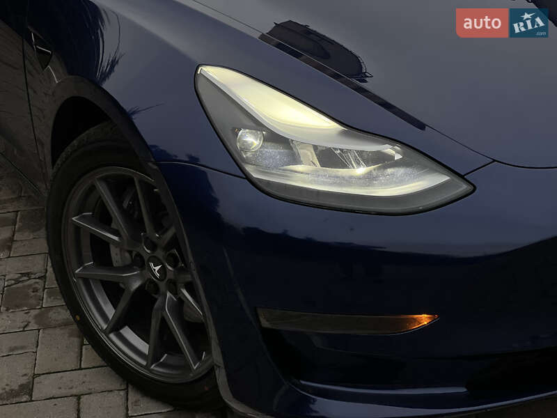 Седан Tesla Model 3 2021 в Харкові