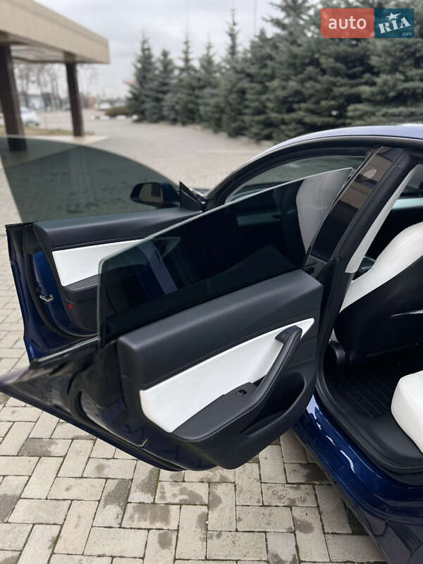 Седан Tesla Model 3 2021 в Харкові