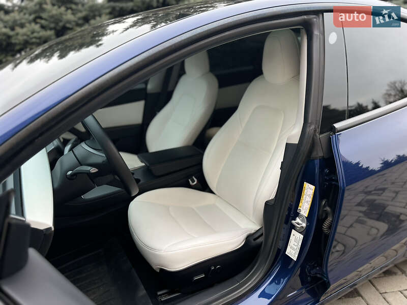 Седан Tesla Model 3 2021 в Харкові