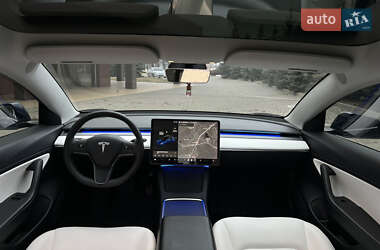Седан Tesla Model 3 2021 в 