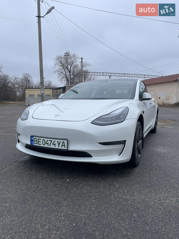 Седан Tesla Model 3 2022 в Вознесенске