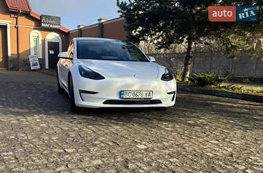 Седан Tesla Model 3 2022 в Львові