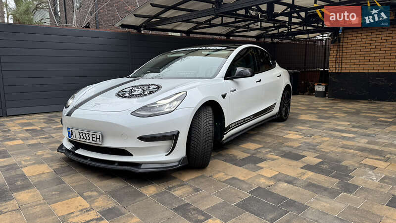 Седан Tesla Model 3 2019 в Ирпене
