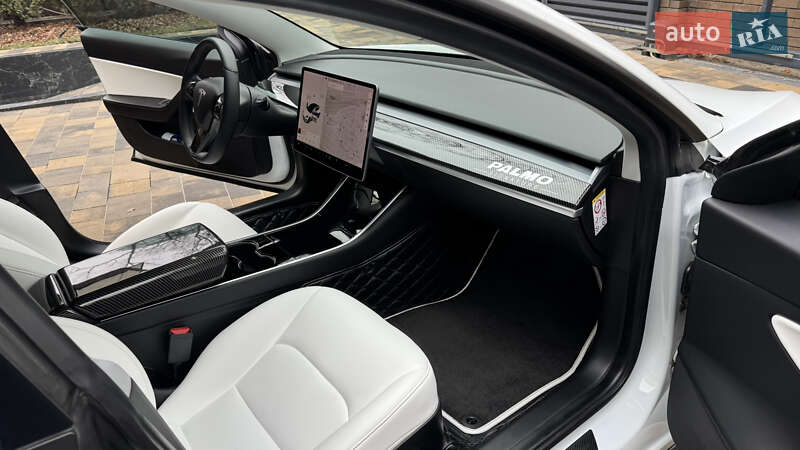 Седан Tesla Model 3 2019 в Ирпене