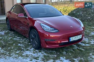 Седан Tesla Model 3 2019 в Чернівцях