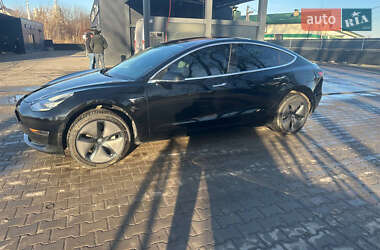 Седан Tesla Model 3 2018 в Львове
