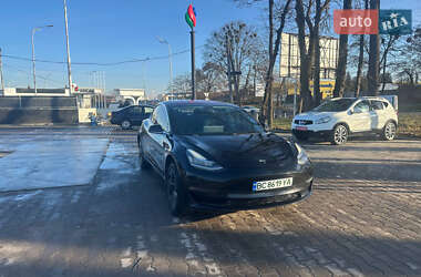 Седан Tesla Model 3 2018 в Львове