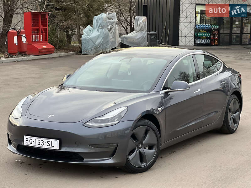 Седан Tesla Model 3 2019 в Тернополі