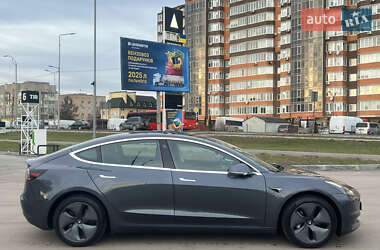 Седан Tesla Model 3 2019 в Тернополі