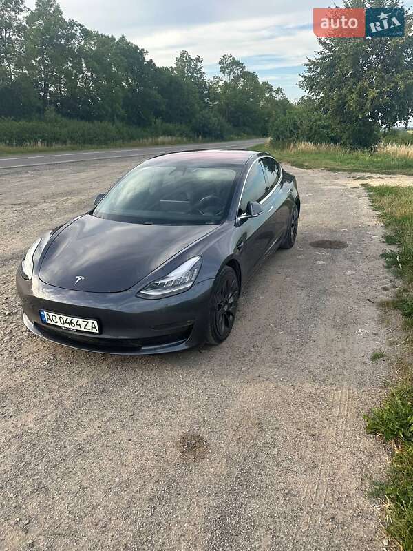 Tesla Model 3 2018