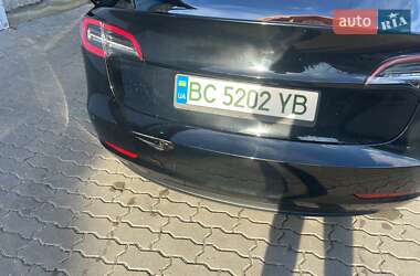 Седан Tesla Model 3 2022 в Львове