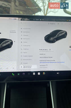 Седан Tesla Model 3 2020 в Трускавці