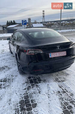 Седан Tesla Model 3 2020 в Трускавці