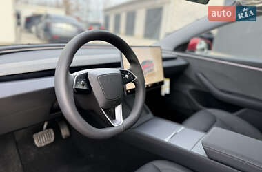 Седан Tesla Model 3 2024 в 