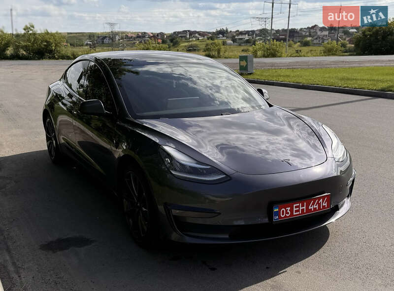 Седан Tesla Model 3 2019 в Одесі