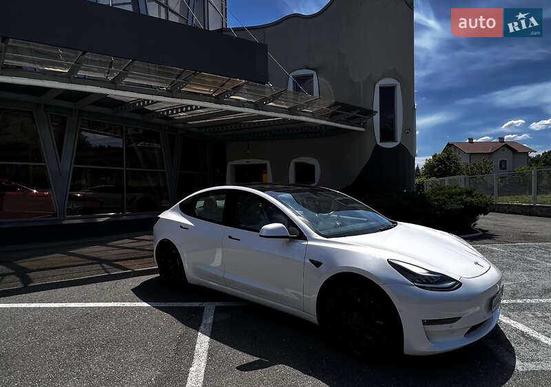 Седан Tesla Model 3 2021 в Києві