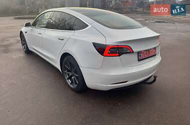 Седан Tesla Model 3 2020 в Житомирі