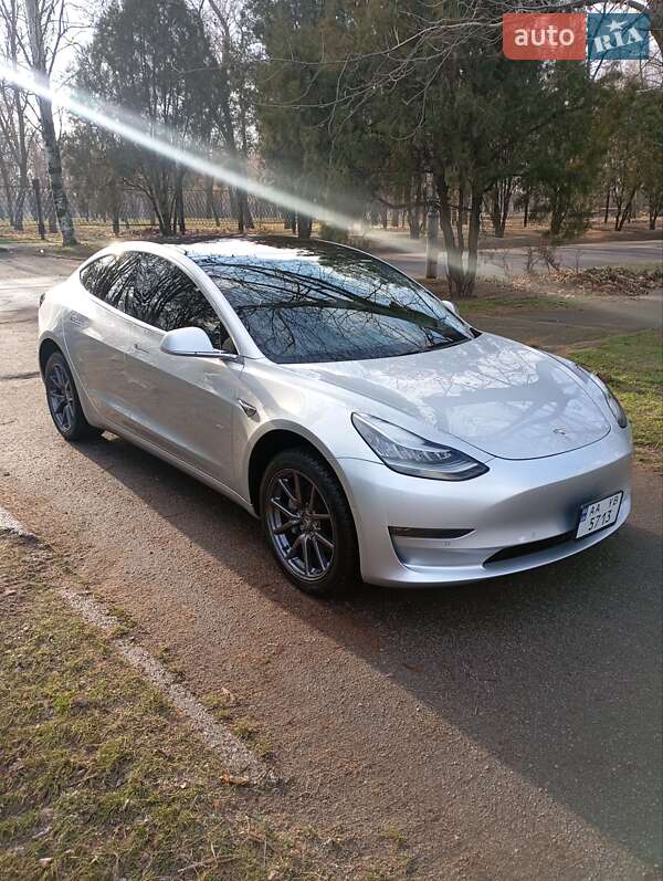 Седан Tesla Model 3 2018 в Никополе