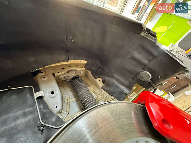 Седан Tesla Model 3 2019 в Киеве