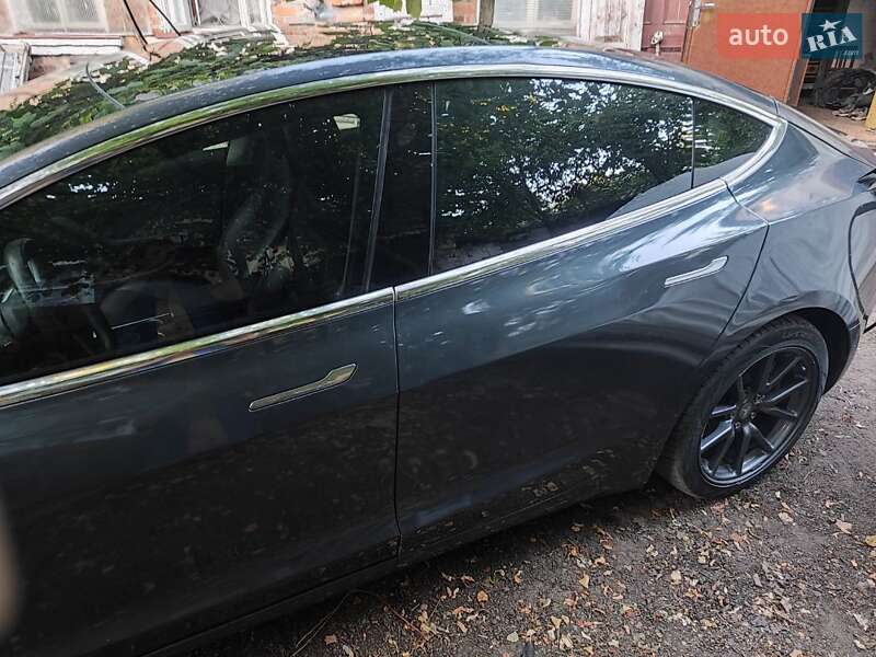 Седан Tesla Model 3 2018 в Харкові