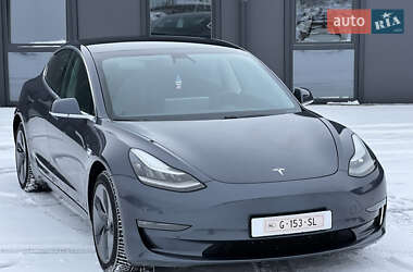 Седан Tesla Model 3 2019 в Тернополі