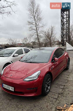 Седан Tesla Model 3 2020 в Києві