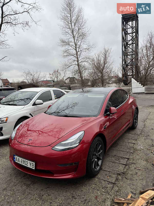 Седан Tesla Model 3 2020 в Києві