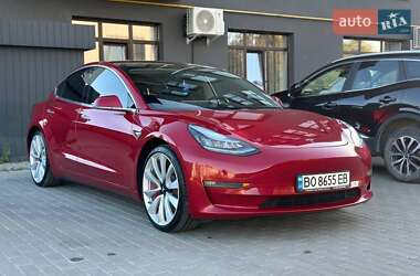 Седан Tesla Model 3 2018 в Шумске