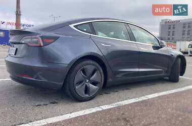 Седан Tesla Model 3 2018 в Львові