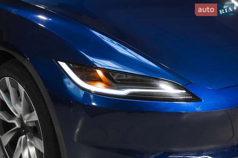 Седан Tesla Model 3 2024 в Луцьку