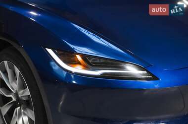 Седан Tesla Model 3 2024 в 