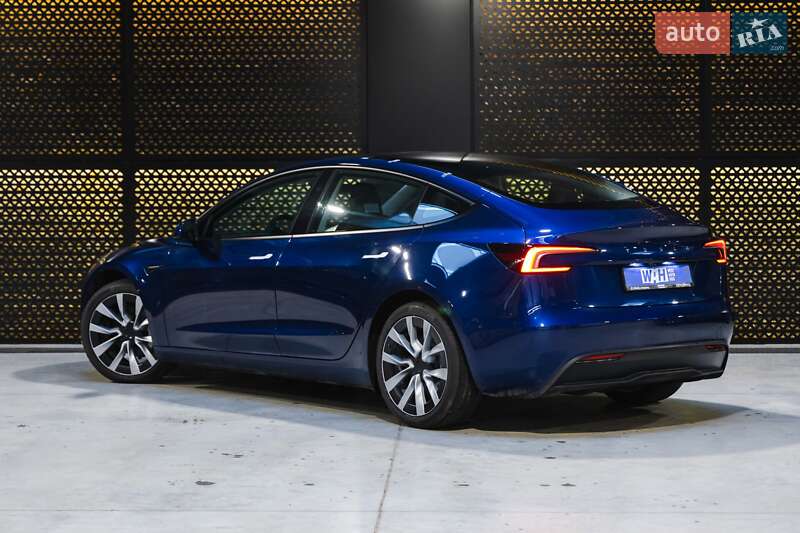 Седан Tesla Model 3 2024 в Луцьку
