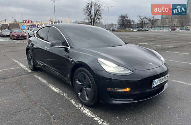 Седан Tesla Model 3 2019 в Києві