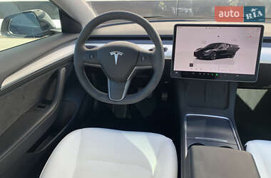 Седан Tesla Model 3 2023 в Рівному