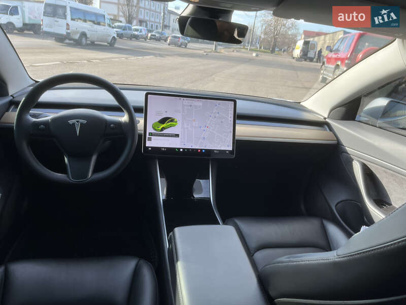 Седан Tesla Model 3 2018 в Николаеве
